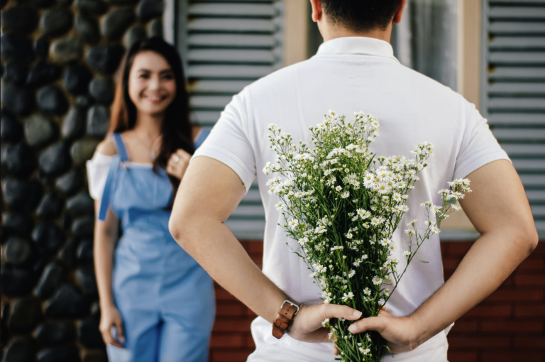 The Unwritten Rules: How to Win at the Online Dating Game